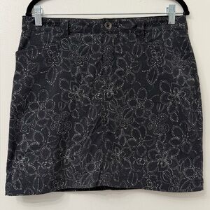 Eddie Bauer Outdoor  Mini Skirt with Shorts  , Pockets Size 6